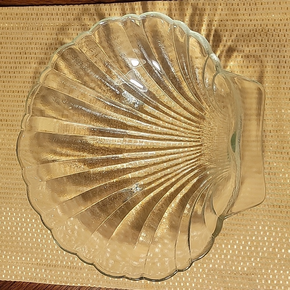 Seashell Shaped Clear Glass Bowl / Dish